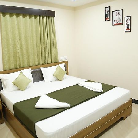 Hotel New Amirtham Inn Palni Extérieur photo