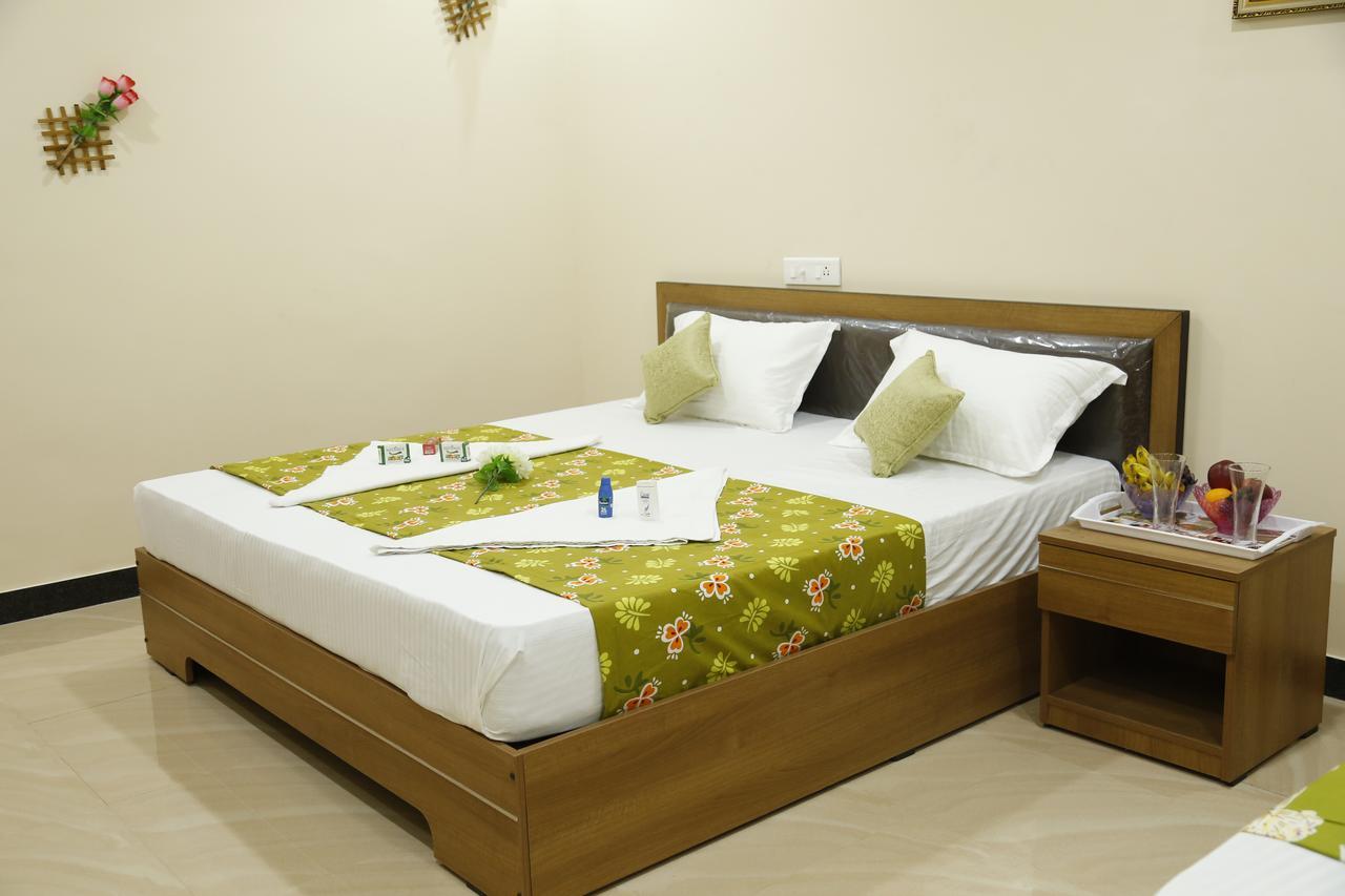 Hotel New Amirtham Inn Palni Extérieur photo