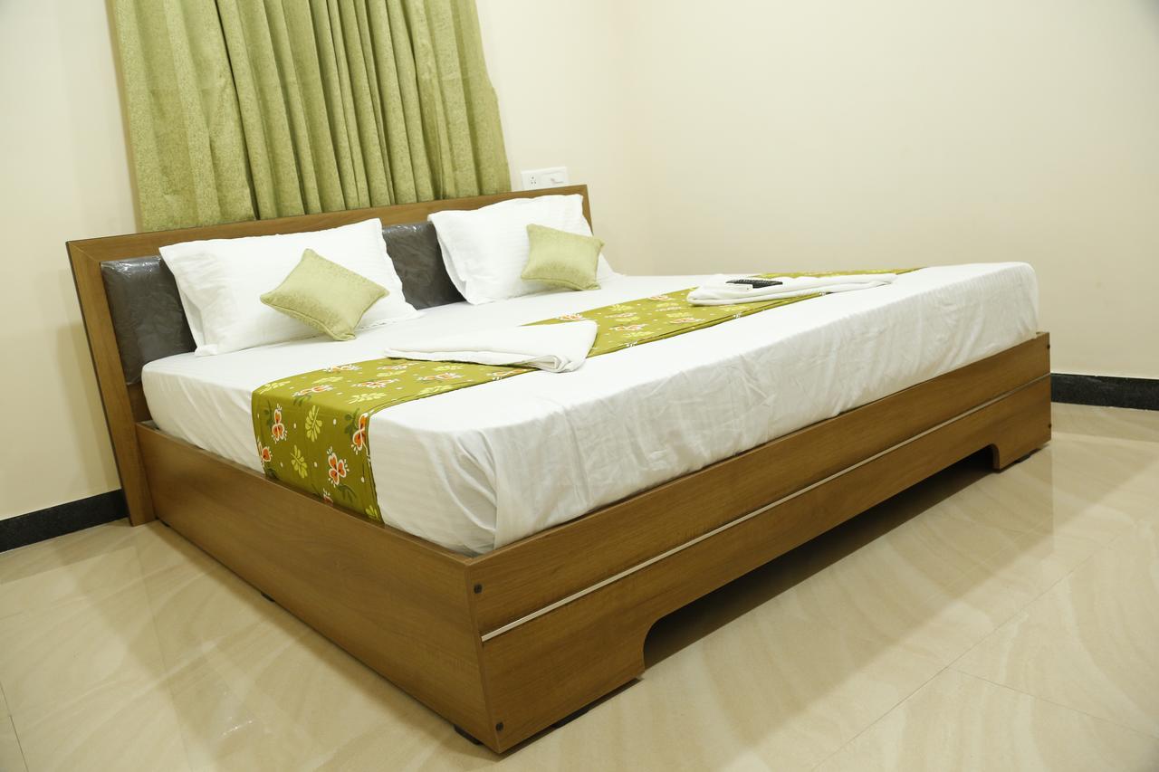 Hotel New Amirtham Inn Palni Extérieur photo