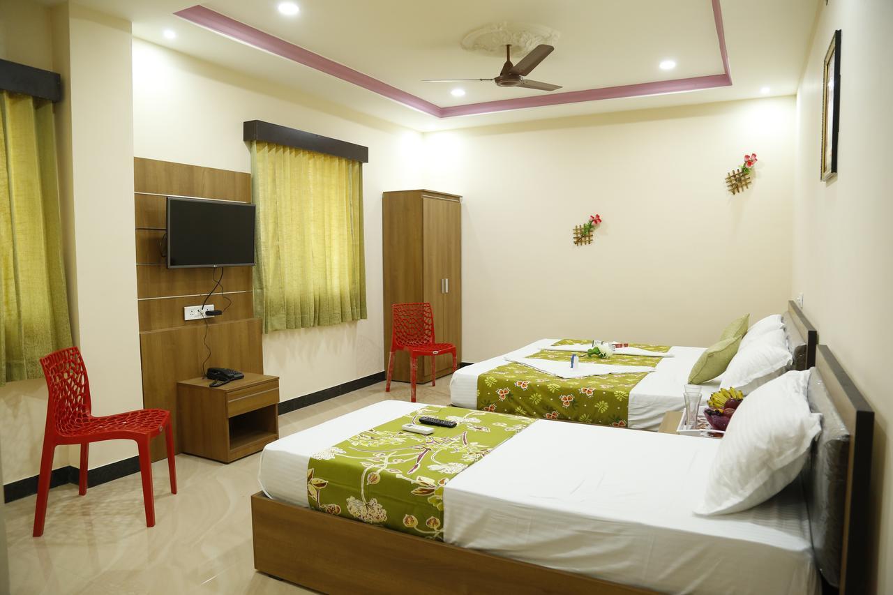 Hotel New Amirtham Inn Palni Extérieur photo