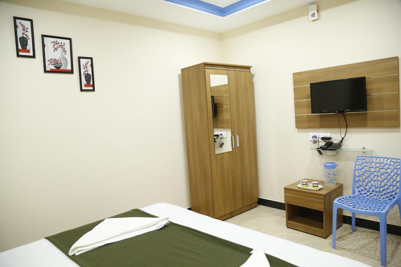Hotel New Amirtham Inn Palni Extérieur photo