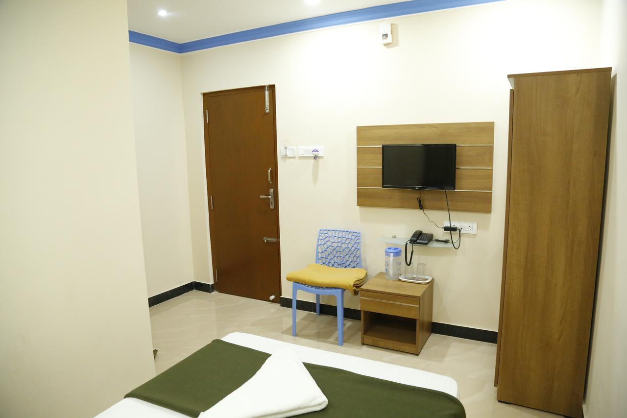 Hotel New Amirtham Inn Palni Extérieur photo