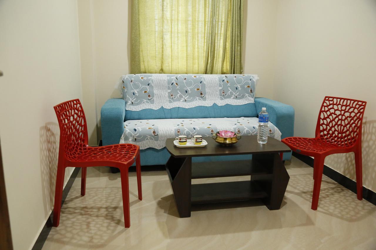 Hotel New Amirtham Inn Palni Extérieur photo