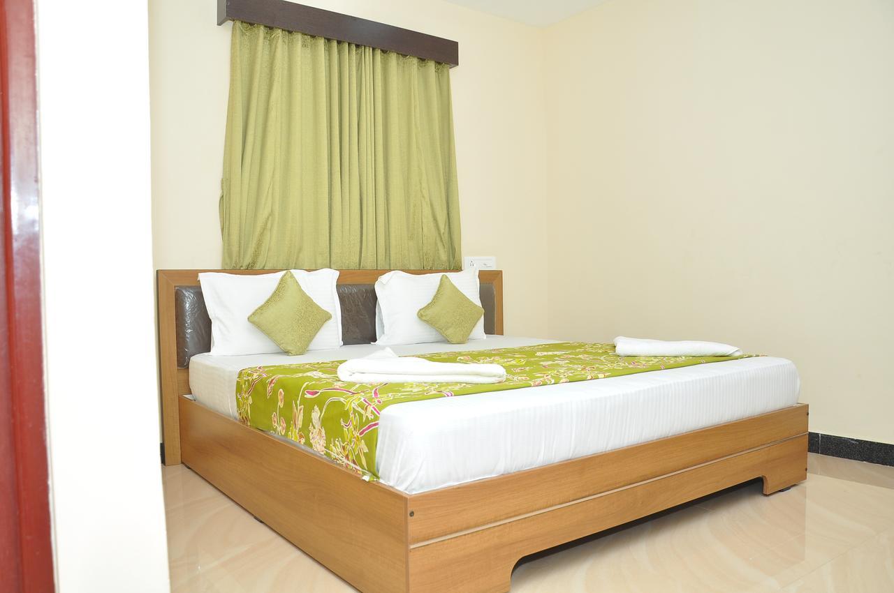 Hotel New Amirtham Inn Palni Extérieur photo