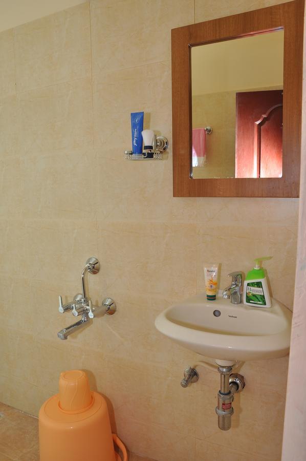 Hotel New Amirtham Inn Palni Extérieur photo